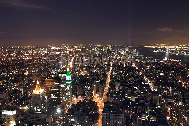 Manhattan. New York Manhattan Skyline med Fifth Avenue og Broadway, Madison Square Park, The Flatiron Building og Life Tower i forgrunden. Udsigt imod syd fra Empire State Building.; ; New York; USA; Nord Amerika; ; H�jhuse, skyskrabere, bybilleder, downtown, city, storbyer, metropoler