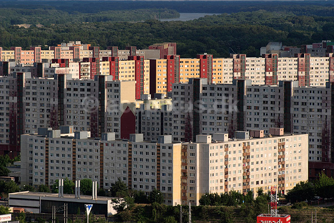 Bratislava. Udsigt over det sydlige Bratislavas beton bebyggelse set fra Novy Most; ; Bratislava; Slovakiet; ; ; 