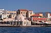 Chania. Den venetianske havnefront i Chania med Janissar moskeen ( Yiali Tzamissi )  Chania / Kreta Gr�kenland Europa  turisme, feriem�l, Mosque of the Janissaries, Hania