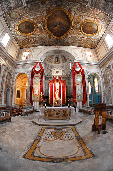 Katedral i Sorrento. Alter i Sorrento's Cathedral i Sorrento; ; Sorrento; Italien; Europa; ; Kirker, fiske�je