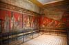 Pompeii. Dionysiac Frieze i spisestuen i Villa dei Misteri. En brud indvies til Dionyseus  Pompeji / Pompei / Pompeii / Napoli / Campania Italien Europa  Ark�ologi, vulkaner, vulkanudbrud, pyroplastisk flow, pyroplasma, Vesuvius, Vesuv, naturkatastrofer, turistsev�rdigheder, sev�rdigheder, turisme, Romerriget, romerne, ruiner, ruinbyer