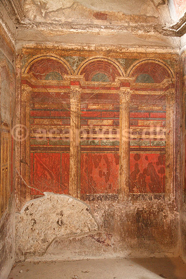 Pompeii. Rum med v�gmaleri i Villa dei Misteri.; ; Pompeji / Pompei / Pompeii / Napoli / Campania; Italien; Europa; ; Ark�ologi, vulkaner, vulkanudbrud, pyroplastisk flow, pyroplasma, Vesuvius, Vesuv, naturkatastrofer, turistsev�rdigheder, sev�rdigheder, turisme, Romerriget, romerne, ruiner, ruinbyer