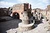 Pompeii. Bageri med m�llestene og ovn i Pompeii  Pompeji / Pompei / Pompeii / Napoli / Campania Italien Europa  Ark�ologi, vulkaner, vulkanudbrud, pyroplastisk flow, pyroplasma, Vesuvius, Vesuv, naturkatastrofer, turistsev�rdigheder, sev�rdigheder, turisme, Romerriget, romerne, ruiner, ruinbyer