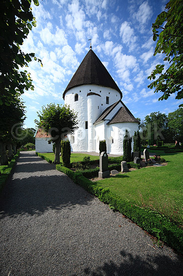 Olsker. Ols kirke - Olsker; ; Olsker / Bornholm; Danmark; ; ; Rundkirke, rundkirker, kirke, kirker, kristendom, religion