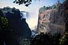 Victoria Falls. Victoria Falls, Zimbabwe og Zambia - Fra Devils Cataract ( Scan af KOL3532 )   Victoria Falls / Zambezi River Zimbabwe Afrika  Viktoria vandfaldet, Viktoria vandfaldene, vandfald, vand