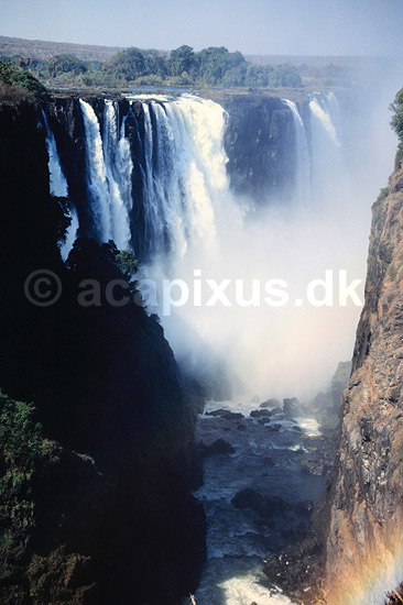 Victoria Falls. Victoria Falls, Zimbabwe og Zambia - Main Falls ( Scan af KOL3537 ) ; ; Victoria Falls / Zambezi River; Zimbabwe; Afrika; ; Viktoria vandfaldet, Viktoria vandfaldene, vandfald, vand