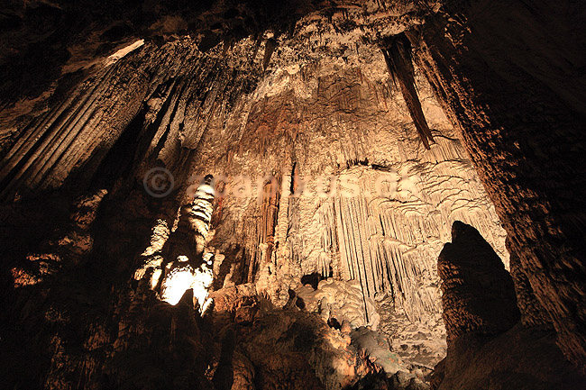Klippehule. Klippehulen Art� Caves med stalagmitter og stalaktitter; ; Art� Caves / Mallorca; Spanien; ; ; huler, 