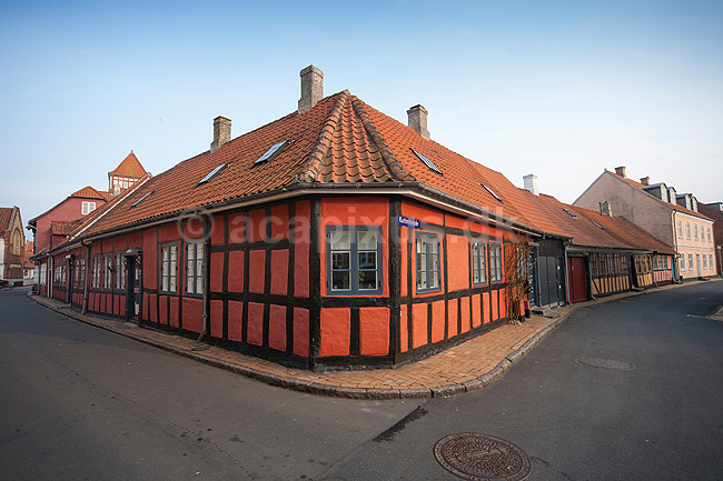 Kerteminde. Bindingsv�rkshuse p� hj�rnet af Kattestr�de og Pr�stestr�de i Kerteminde p� Fyn; ; Kerteminde; Danmark; ; ; 