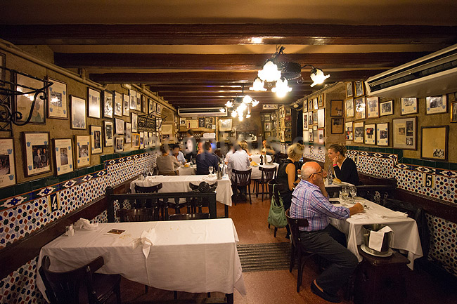 Restaurante Los Caracoles . G�ster p� den ber�mte restaurant Los Caracoles i Barcelona; ; Barcelona; Spanien; ; ; Restauranter, restaurantbes�g, gourmetrestaurant