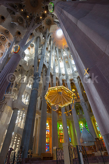 La Sagrada Familia. Alteret i Gaudis uf�rdige kirke, Sagrada Familia, i Barcelona; ; Barcelona; Spanien; ; ; Temple Expiatori de la Sagrada Familia, Basilica and Expiatory Church of the Holy Family, Antoni Gaudi, UNESCO world heritage