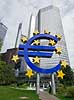 Euro. Skulptur af � symbolet udenfor den Den Europ�iske Centralbank (Europ�ische Zentralbank) i Eurotower   Frankfurt Tyskland   Valuta, valutasymbol, valutasymboler