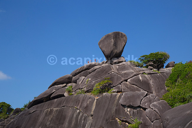 Similan Islands. Turister p� klipper p� Similan Islands; ; ; Thailand; ; ; sev�rdigheder, rejser, turisme, badeferie