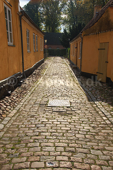 Maribo k�bstad. Bindingsv�rkshuse i brolagte Smedestr�de i Maribo, Bagtorv; ; Maribo; Danmark; ; ; k�bst�der, Lolland, Bagtorvsomr�det, Bagtorvet