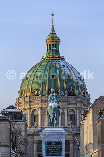 Marmorkirken. Frederiks Kirke eller Marmor-kirken; ; K�benhavn; Danmark; ; ; Kirker, kristendom, religion, vinter