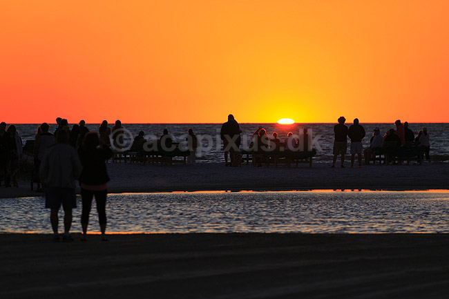 Solnedgang. Mennesker der nyder solnedgang over Den Mexicanske Golf ; ; Fort Myers Beach / Estero Island / Florida; USA; ; ; Ferie, strande, solnedgange, turisme