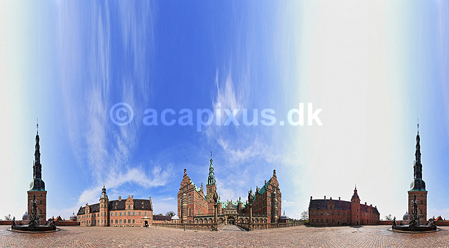 Frederiksborg. 400 graders panorama fra den ydre g�rdsplads p� Frederiksborg Slot.; ; Hiller�d; Danmark; ; sev�rdigheder; slotte, arkitektur, borge, panoramaer
