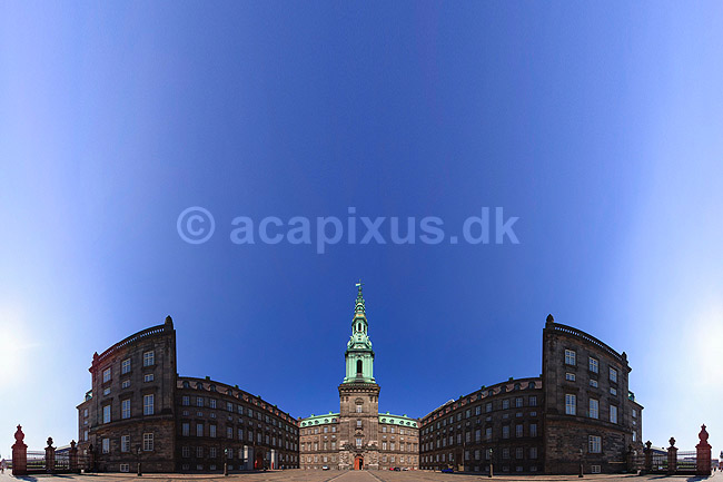 Christiansborg. 360 graders panorama fra den indre g�rdsplads p� Christiansborg Slot.; ; K�benhavn; Danmark; ; sev�rdigheder; slotte, arkitektur, borge, konged�mmet, monarki, panoramaer