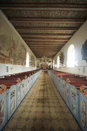 Br�ns Kirke. Kirkeskibet i Br�ns Kirke; ; Br�ns; Danmark; ; Sev�rdigheder; Kirker, kristendom, 