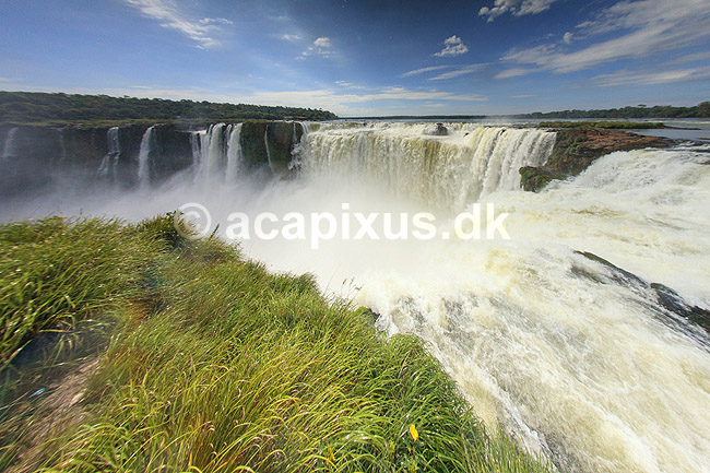 Iguazu vandfaldene. Garganta del Diablo - det kraftigste vandfald ved Iguazu vandfaldene - set fra den Argentinske side af vandfaldene; ; Iguazu; Argentina; Sydamerika; ; Vandfald, The Iguazu Falls, Iguaz� Falls, Iguassu Falls, Igua�u Falls, Cataratas del Iguaz�, Cataratas do Igua�u 