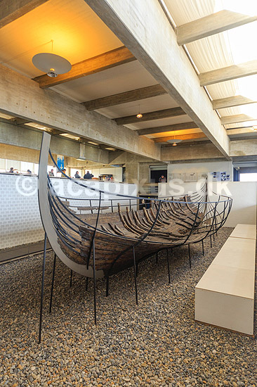 Vikingeskibsmuseet. Vikingeskibet Skuldelev 1; ; Vikingeskibsmuseet / Roskilde; Danmark; ; ; Vikinger, vikingeskibe, sejlads, tr�skibe, museum, museer, udstillinger