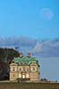 Eremitage Slottet. Fuldm�ne st�r op bag Eremitage Slottet  J�gersborg Dyrehave / Sj�lland    slotte jagtslotte sev�rdigheder Eremitageslottet