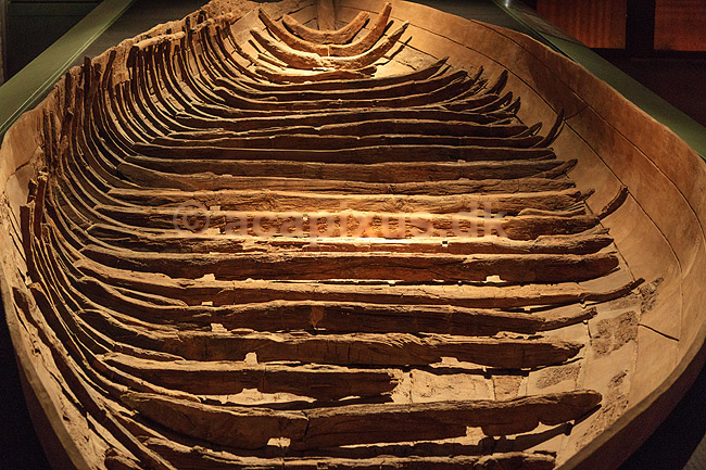 Pisa. Romersk b�d udstillet p� skipsmuseum i Pisa, Museo Navi Antiche di Pisa; ; Pisa / Toscana; Italien; ; ; Turisme, sightseeing