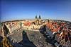 Prag. Den Gamle R�dhusplads - Starom?stsk� n�m?st� - med Tyn kirken i baggrunden - Chr�m Matky Bo�� p?ed T�nem  Prag Tjekkiet   Sev�rdigheder