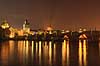 Prag. Brot�rnet og Karlsbroen over floden Vltava (tysk Moldau) i Prag  Prag Tjekkiet   Sev�rdigheder