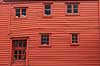 Bergen. Detaljer af de gamle tr�huse p� Bryggen i Bergen  Bryggen / Bergen Norge   Turisme, sev�rdigheder, Hansestaderne, Hanseaterne, Hanseater, handel