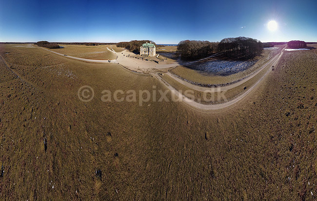 Eremitage Slottet. Vinterlandskab med Eremitage Slottet i J�gersborg Dyrehave - 380 graders panorama; ; J�gersborg Dyrehave / Sj�lland; ; ; ; slotte jagtslotte sev�rdigheder Eremitageslottet Dyrehaven, vinter, frost, kulde