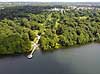Fredensborg Slot. Fredensborg Slotshave ud til Esrum S�. I baggrunden Fredensborg Slot  Fredensborg Slot / Fredensborg Danmark   Slotte, kongeslotte, dronefoto