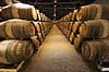 Portvin. Portvin lagres til Tawny Port p� egetr�sfade i vink�lderen hos producenten Taylor's  Vila Nova de Gaia / Porto Portugal   Vin, vine, drikkevarer, vinproduktion, lagring, Taylors