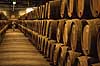 Portvin. Portvin lagres til Tawny Port p� egetr�sfade i vink�lderen hos producenten Taylor's  Vila Nova de Gaia / Porto Portugal   Vin, vine, drikkevarer, vinproduktion, lagring, Taylors