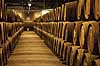 Portvin. Portvin lagres til Tawny Port p� egetr�sfade i vink�lderen hos producenten Taylor's  Vila Nova de Gaia / Porto Portugal   Vin, vine, drikkevarer, vinproduktion, lagring, Taylors
