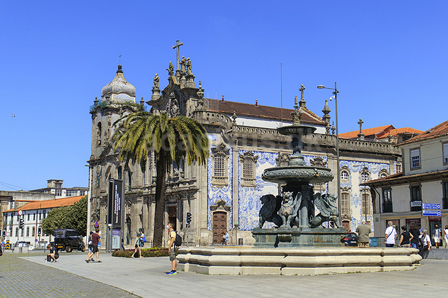 Igreja do Carmo. Den kakkel-dekorerede kirke Igreja do Carmo i Porto; ; Porto; Portugal; ; ; Kirker, kristendom
