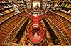 Livraria Lello. Trappen i Livraria Lello, som har givet inspiration til trapperne p� Hogwarts i Harry Potter filmene  Porto Portugal   B�ger, boghandel, boghandlere, r�d, trapper, design, Art Deco