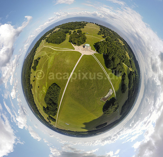 Eremitage Slottet. Eremitage Slottet i J�gersborg Dyrehave - Little Earth panorama; ; J�gersborg Dyrehave / Sj�lland; ; ; ; slotte jagtslotte sev�rdigheder Eremitageslottet Dyrehaven, dronefoto