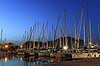 Lystb�dehavn. Sejlb�de i havnen i Palermo i aftenskumring  Palermo / Sicilien Italien   Sejlb�d, master, havn, ankerplads