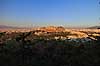 Akropolis. Udsigt over Akropolis med Parthenon templet (Pallas Athenes tempel) og Erechtheion templet (Temple of Athena Polias) set fra Philopappos Hill  Akropolis / Athen Gr�kenland  Sev�rdigheder Hovedstad, hovedst�der, storbyer, Hellas, Acropolis, templer