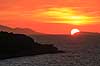 Solnedgang. Solen g�r ned over Napolibugten med Sorrento halv�en til venstre og Ischia til h�jre  Sorrento / Napoli / Campania Italien   solnedgange, Middelhavet