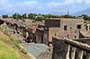 Pompeji. Udsigt over huse og gader i Pompeji set fra Casina dell'Aquila  Pompeji / Pompei / Pompeii / Napoli / Campania Italien   Ark�ologi, vulkaner, vulkanudbrud, pyroplastisk flow, pyroplasma, Vesuvius, Vesuv, naturkatastrofer, turistsev�rdigheder, sev�rdigheder, turisme, Romerriget, romerne, ruiner, ruinbyer