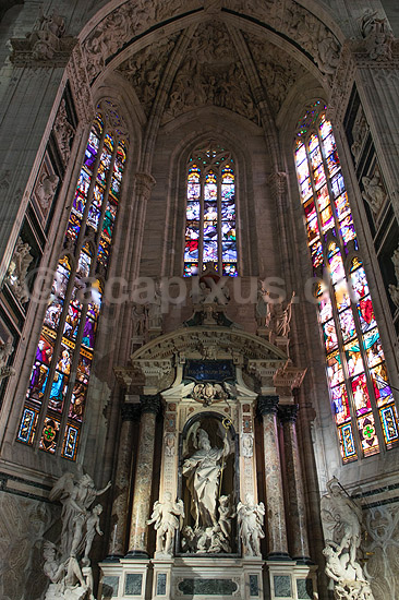 San Giovanni Bono chapel. Sankt John den Godes kapel i Den katolske domkirke i Milano. �rkebiskop i Milano fra c. 641 til 669; ; Duomo di Milano / Milano; Italien; ; Sev�rdigheder; Kirke, kirker, kristendom, religion, katolisme