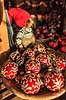 Julepynt i julestue. Julepynt i Vangehus Br�nde julestue til julemarked i Hareskoven  V�rl�se Danmark  Sev�rdigheder Handel, julemarkeder, juleudsmykning, julestemning