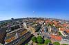 Christianshavn og K�benhavn City. Christianshavn og K�benhavn City set fra Vor Frelser Kirke. Med bla Christiansborg, den nedbr�ndte B�rsen, Den Sorte Diamant, Udenrigsministeriet, Nikolaj Kunsthal og Holmens Kanal  Christianshavn / K�benhavn Danmark  sev�rdigheder Storby, beboelseshuse, lejligheder, etageejendomme, spir, t�rne, Stor K�benhavn
