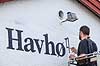 Havh�keren. T�jbutikken Havk�rkeren f� malet facade  Gilleleje Danmark   Malere, husmaling, pensel, maling