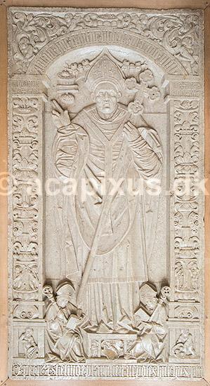 Sor� Klosterkirke. Biskop Absalons grav i Sor� Klosterkirke. Absalons gravsten, hugget af Morten Bussert, blev lagt i forbindelse med den f�rste �bning af Absalons grav i 1537. Absalon d�de i 1201; ; Sor�; Danmark; ; ; Kirker, kristendom, Absalon