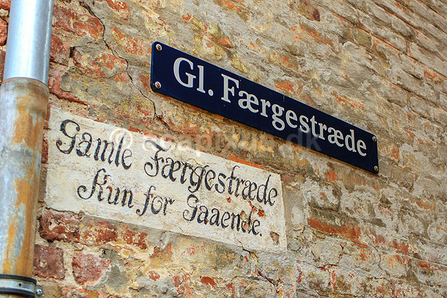 Gammel F�rgestr�de. Gl. F�rgestr�de med rendesten og brosten i Helsing�r; ; Helsing�r; Danmark; ; Sev�rdigheder; Str�der