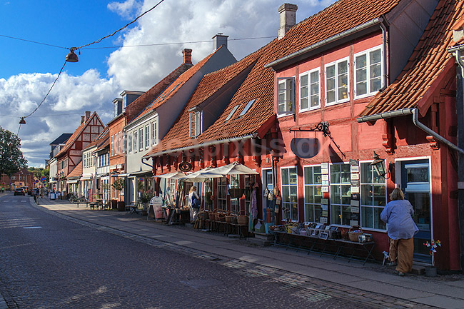 Vestergade i K�ge. Vestergade med gamle bindingsv�rkshuse i K�ge; ; K�ge; Danmark; ; Sev�rdigheder; gader, byhuse