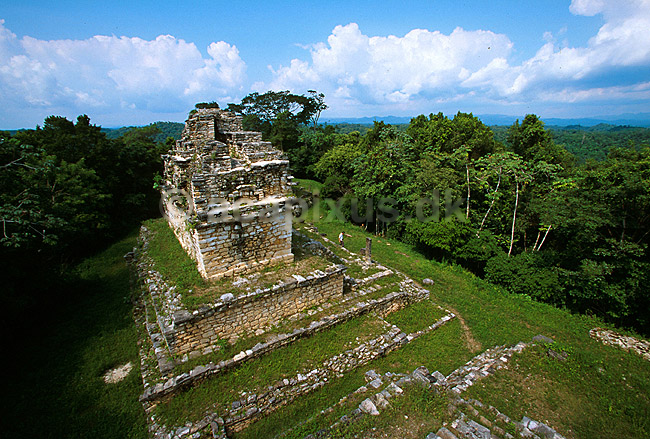 Udsigt over regnskoven fra Edifico 41. Maya ruiner ved Yaxchil�n.; ; Yaxchil�n, Chiapas; Mexico; Nord Amerika; ; 