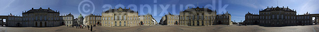 Amalienborg og Frederiks Kirke<br>360 graders panorama fra slotspladsen; ; K�benhavn; Danmark; Europa; ; 
